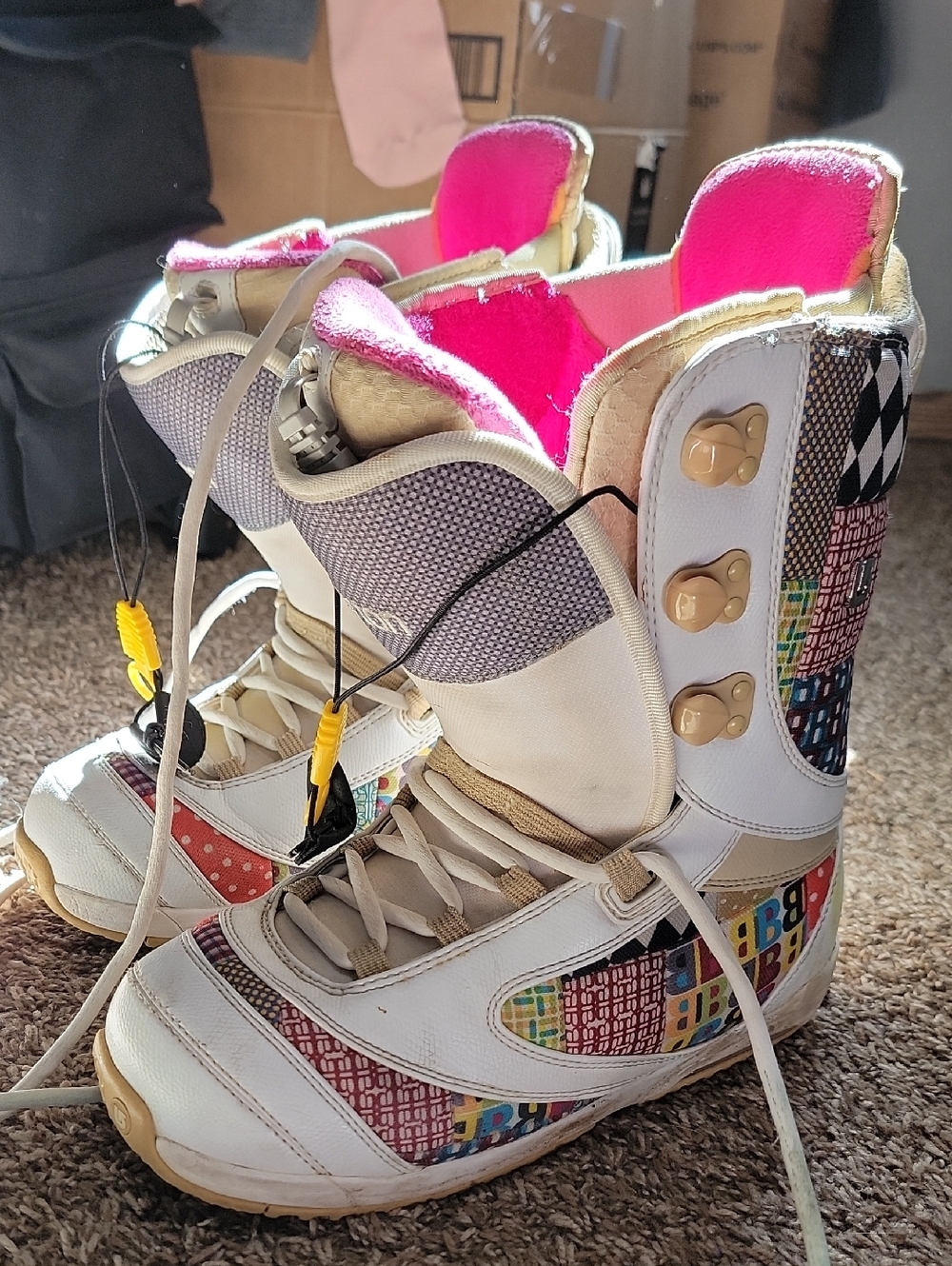 ❌️SOLD❌️Burton Sapphire Flex 2 Size 9 White Colorful Patchwork Snowboard Boots